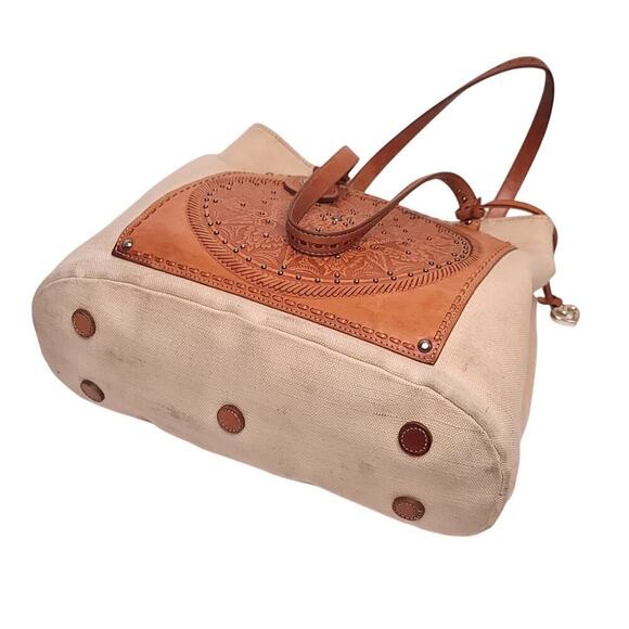 Brighton Ferrara Coll Giovana Canvas & Leather 3D Medallion Convertible Tote Bag - Picture 7 of 9